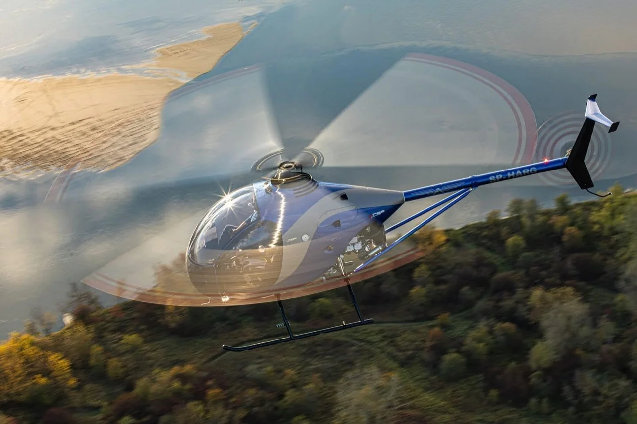 ARGO AH vrtulník v letu